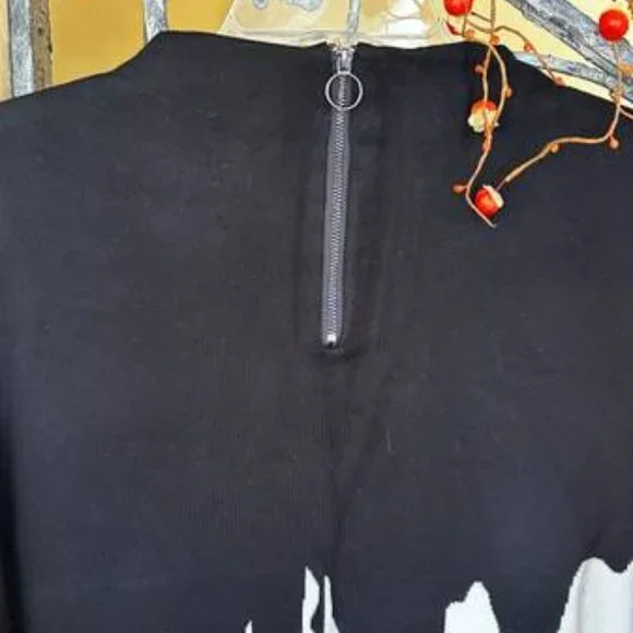 * Chico's Black/White Abstract Intarsia Sweater * - Picture 6 of 7